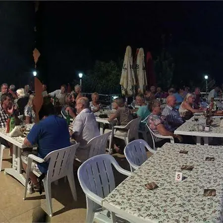 Hotel Holiday Village Rose Gardens