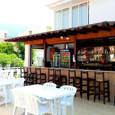 Holiday Village Rose Gardens Hotel 3*